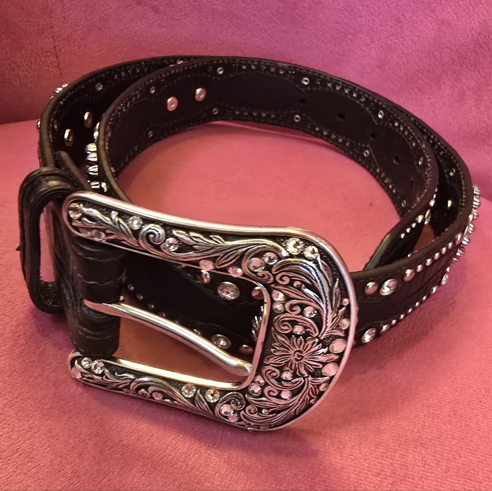 Ariat Leather Belt with Silver Buckle - Picture 3 of 10